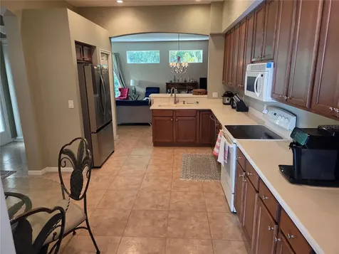 98 S Highland Avenue Tarpon Springs FL 34689