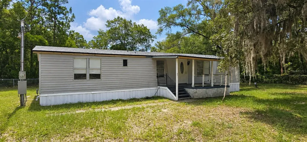 702 David Avenue Interlachen FL 32148