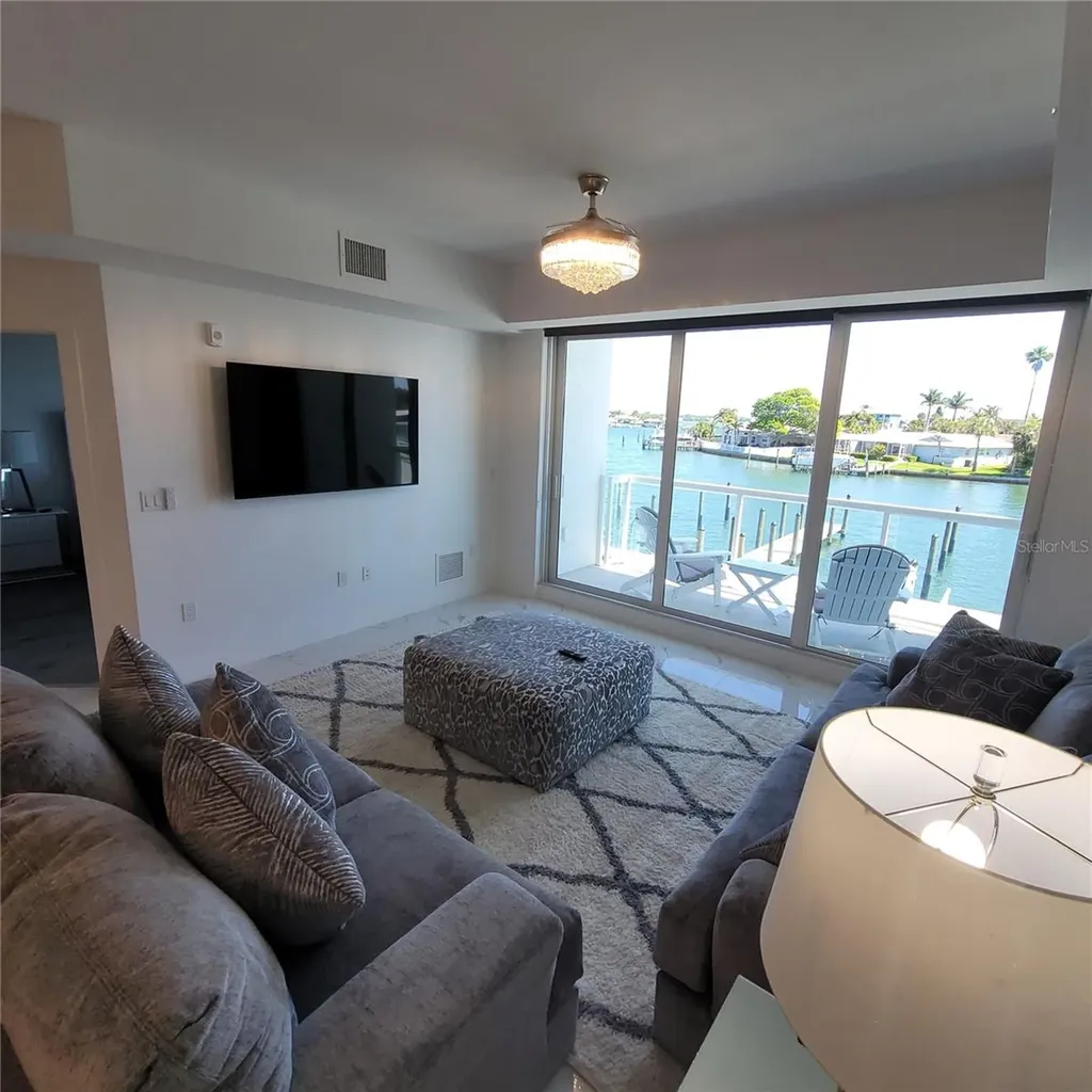 415 Island Way Clearwater Beach FL 33767