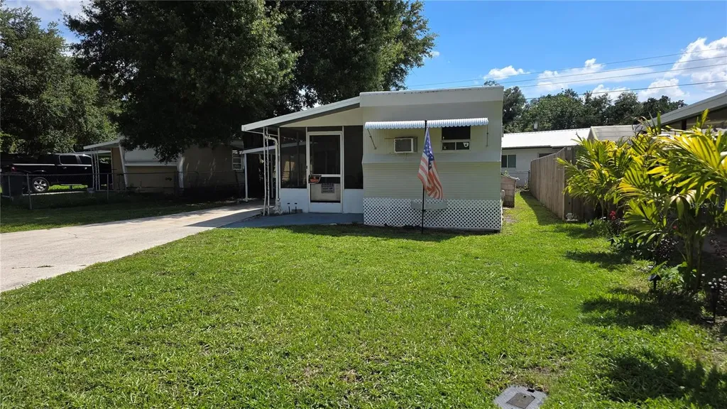 1114 Lakewood Circle W Lakeland FL 33801