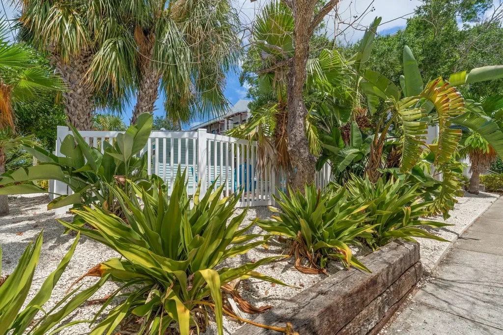932 Highland Avenue Dunedin FL 34698