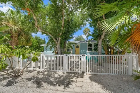 932 Highland Avenue Dunedin FL 34698
