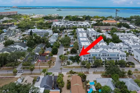 932 Highland Avenue Dunedin FL 34698