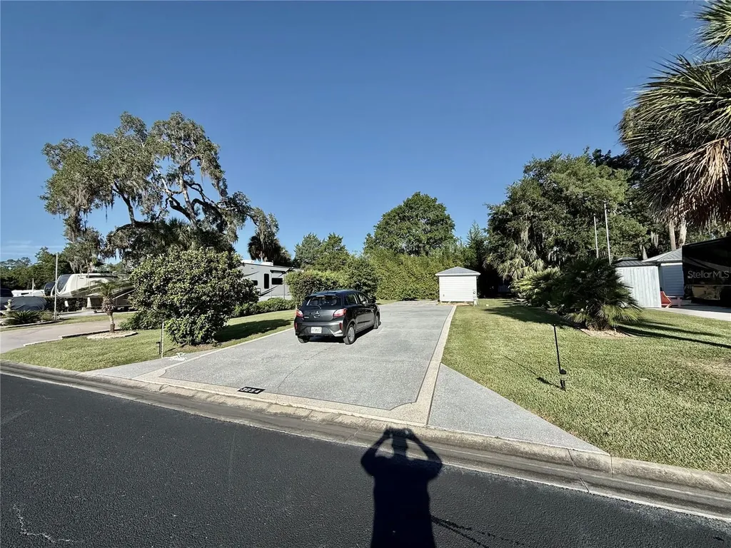 3054 NE 101st Terrace Silver Springs FL 34488
