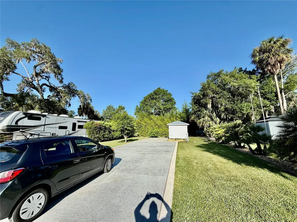 3054 NE 101st Terrace Silver Springs FL 34488