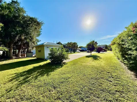 3054 NE 101st Terrace Silver Springs FL 34488