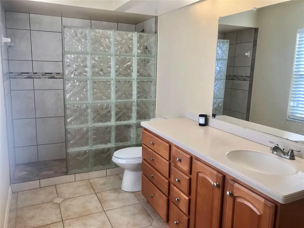 4011 72nd Avenue E Sarasota FL 34243