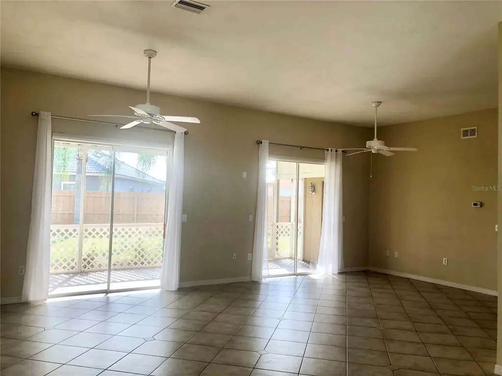 4011 72nd Avenue E Sarasota FL 34243