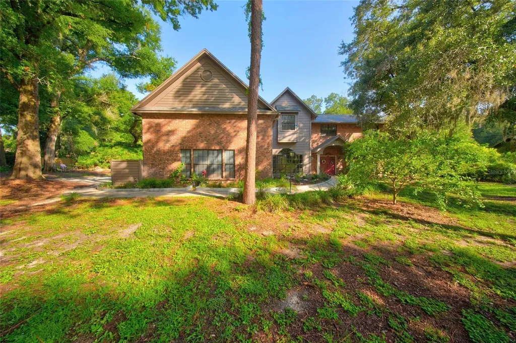 908 Oak Hollow Place Brandon FL 33510