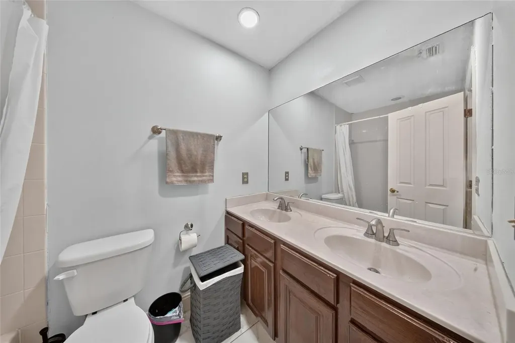 908 Oak Hollow Place Brandon FL 33510