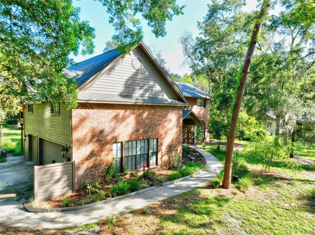 908 Oak Hollow Place Brandon FL 33510