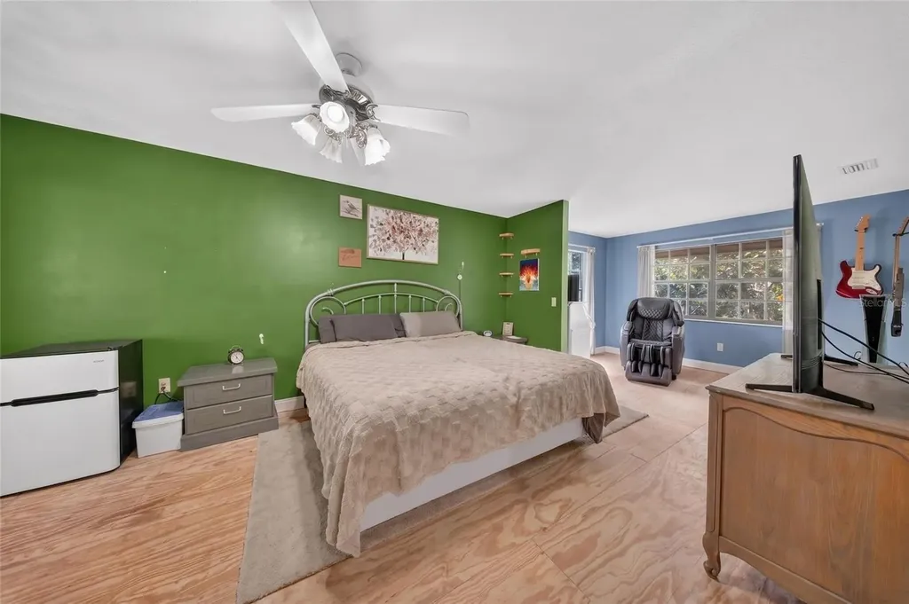 908 Oak Hollow Place Brandon FL 33510