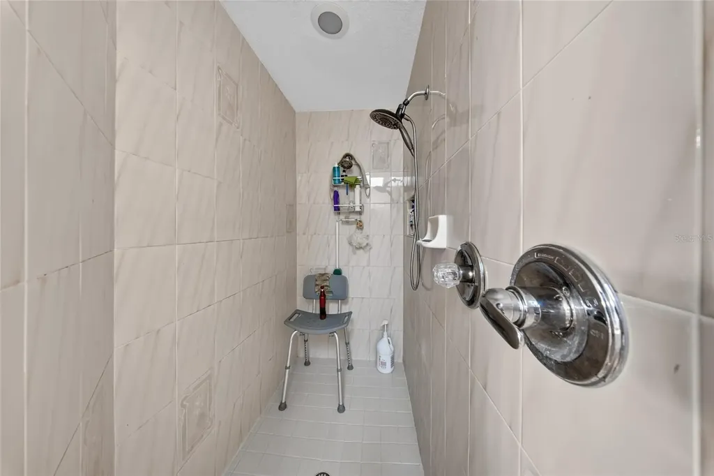908 Oak Hollow Place Brandon FL 33510