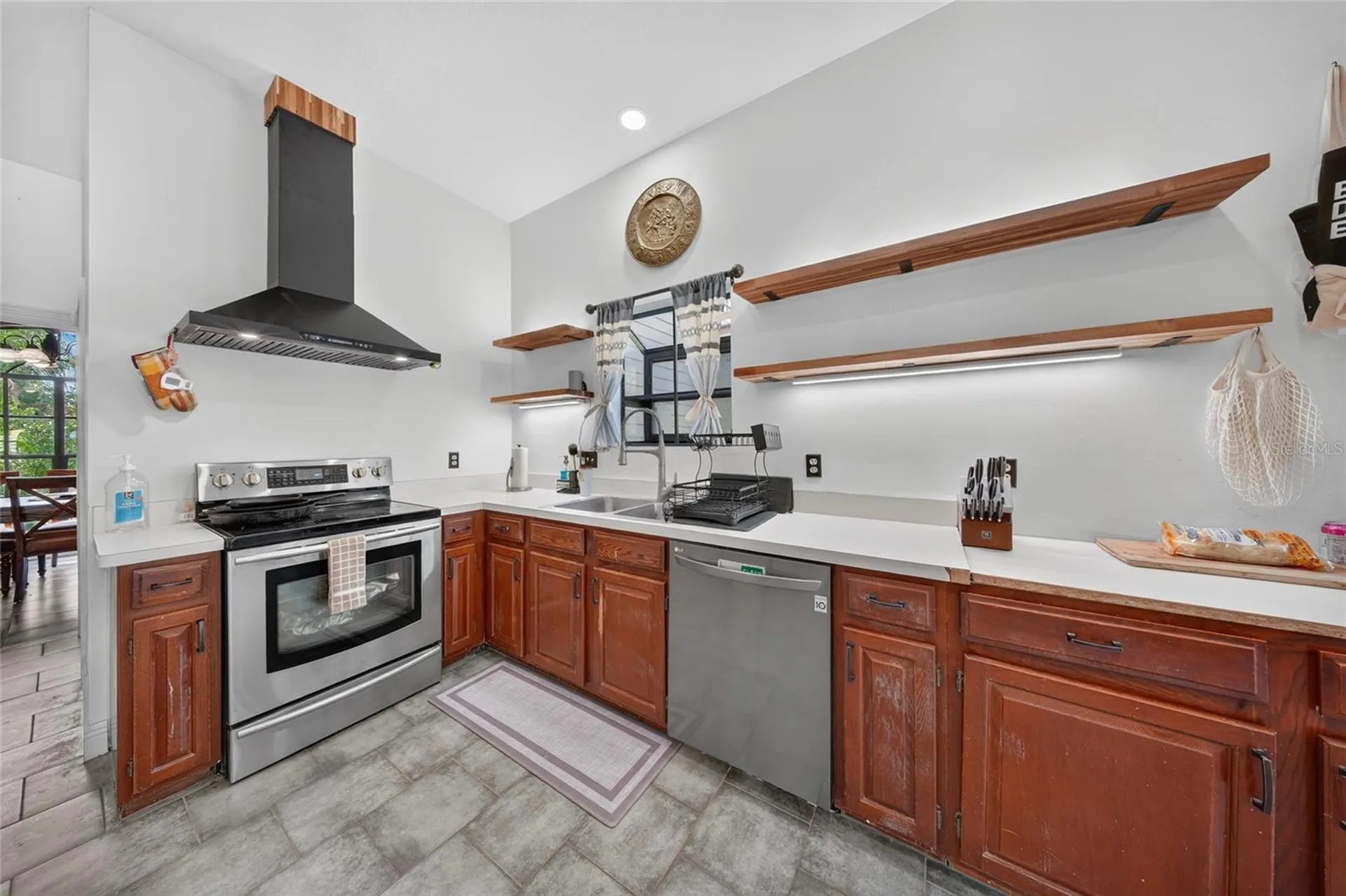 908 Oak Hollow Place Brandon FL 33510