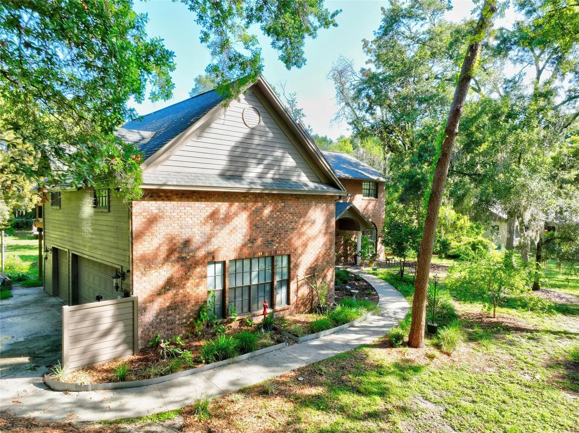 908 Oak Hollow Place Brandon FL 33510