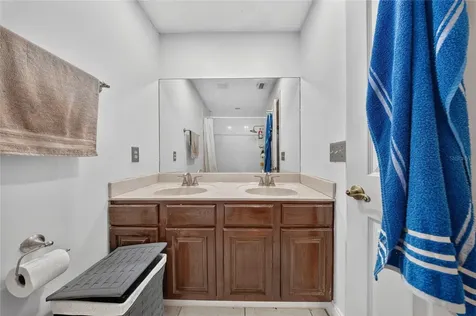 908 Oak Hollow Place Brandon FL 33510