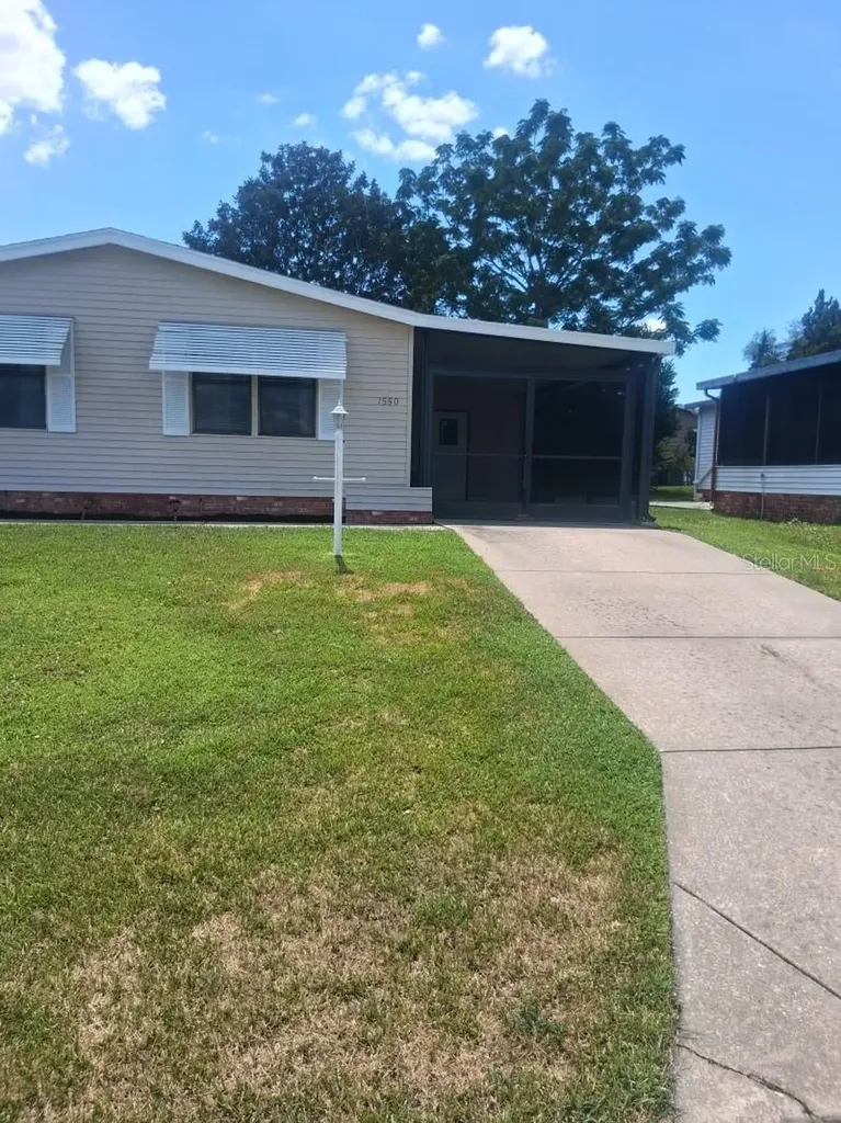 1550 Hillcrest Drive Lady Lake FL 32159