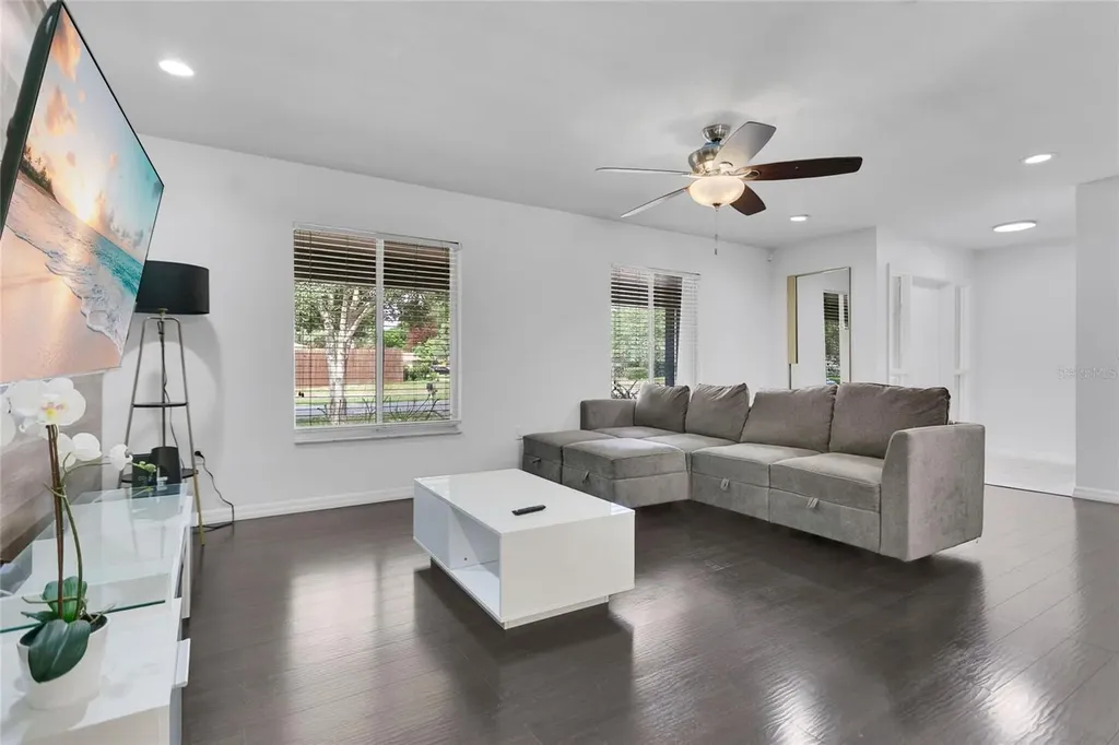 8644 Sandberry Boulevard Orlando FL 32819