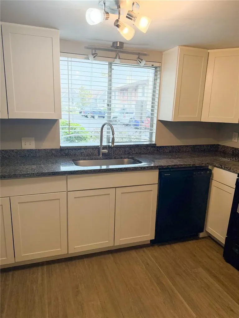 3850 N Lake Drive Tampa FL 33614