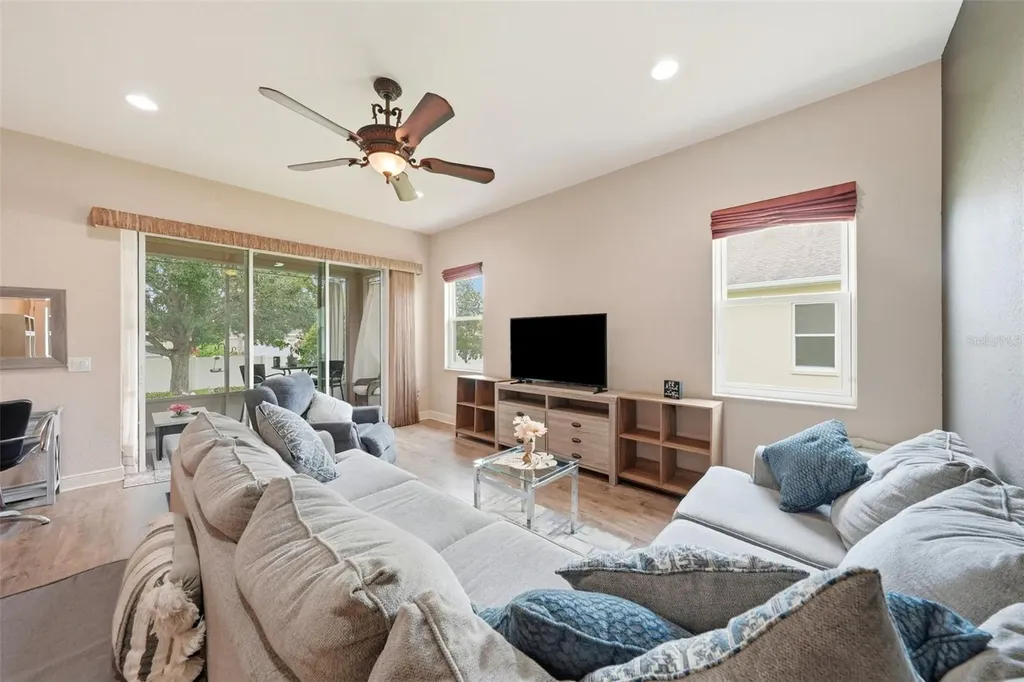 5011 Belted Kingfisher Drive Oxford FL 34484