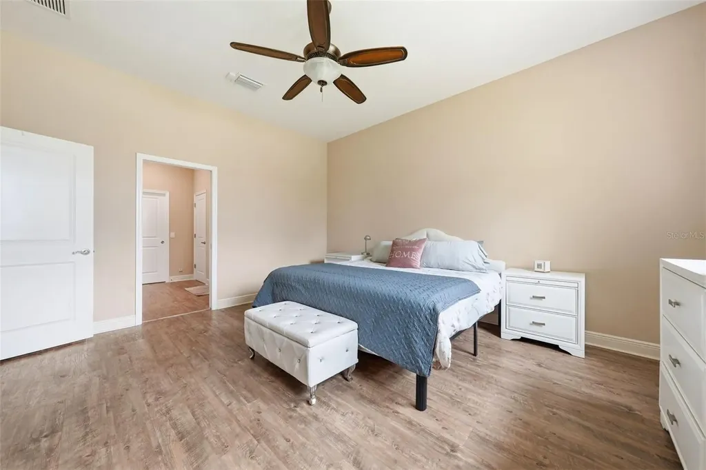5011 Belted Kingfisher Drive Oxford FL 34484