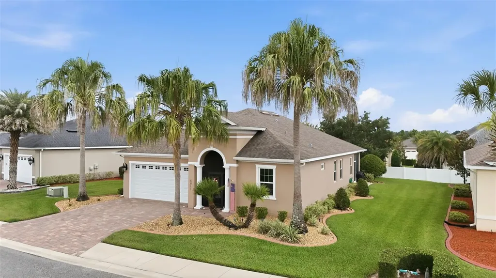 5011 Belted Kingfisher Drive Oxford FL 34484
