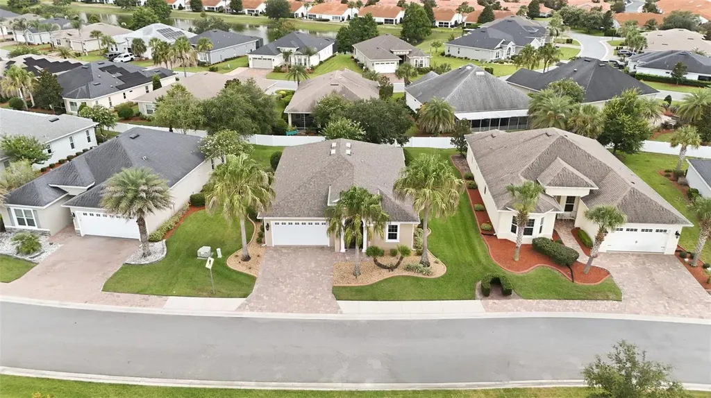 5011 Belted Kingfisher Drive Oxford FL 34484