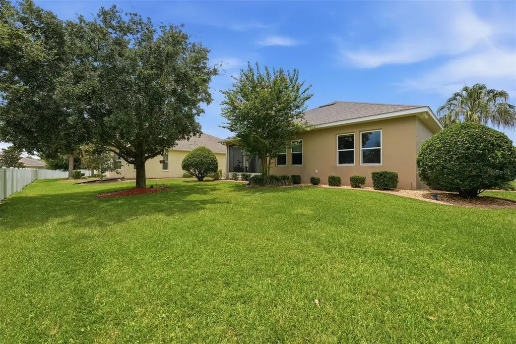 5011 Belted Kingfisher Drive Oxford FL 34484