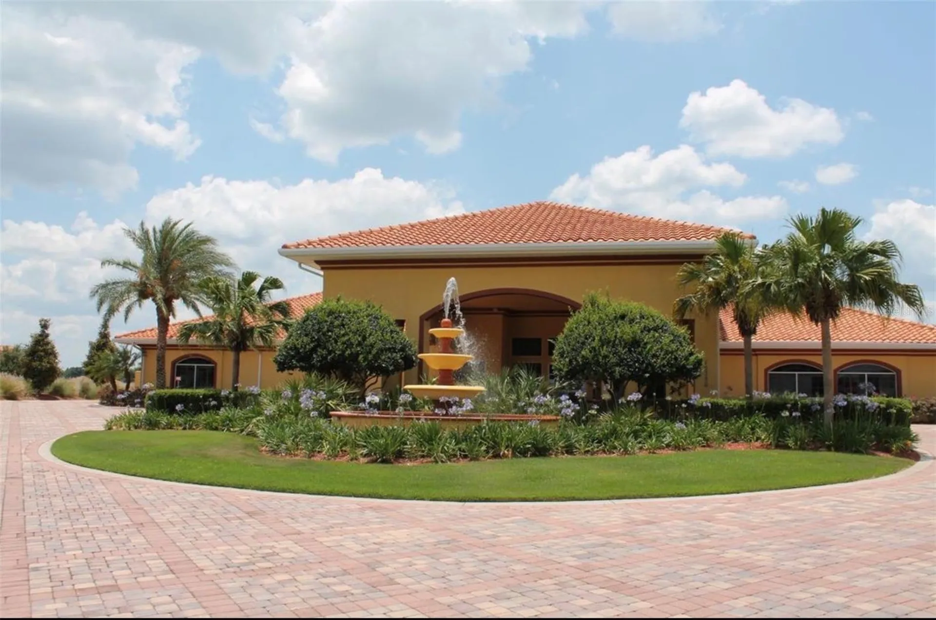 5011 Belted Kingfisher Drive Oxford FL 34484