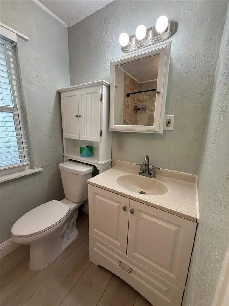 3833 Iris Street N St Petersburg FL 33703