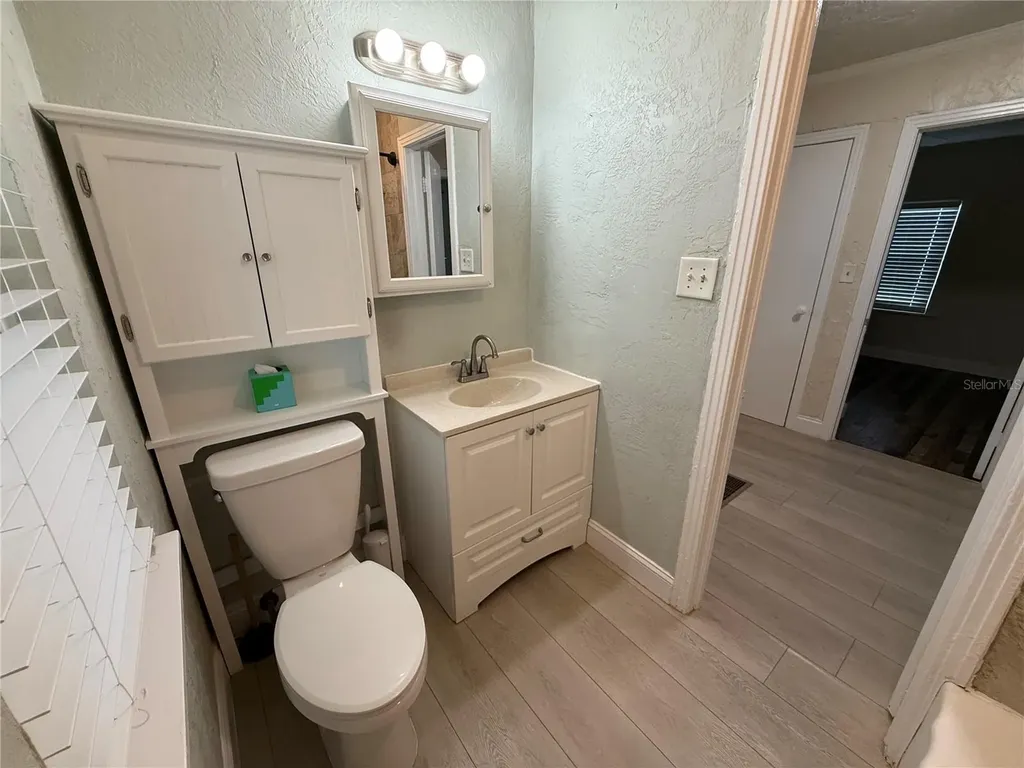 3833 Iris Street N St Petersburg FL 33703