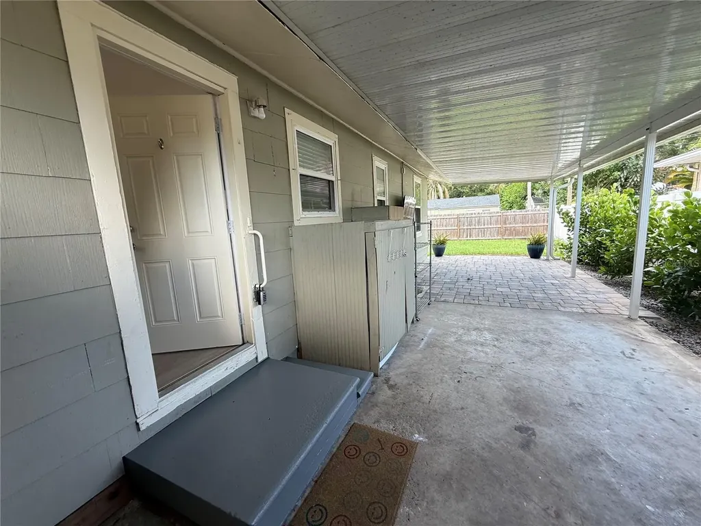 3833 Iris Street N St Petersburg FL 33703