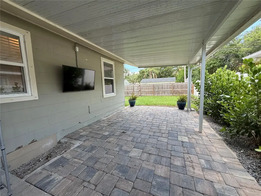 3833 Iris Street N St Petersburg FL 33703