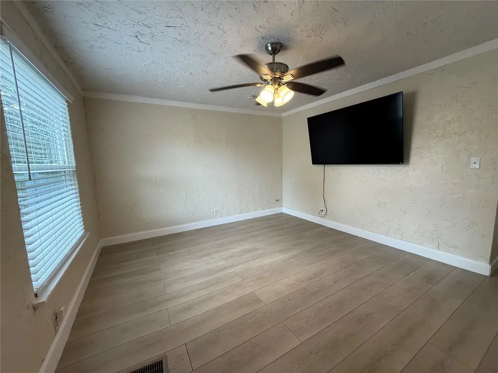 3833 Iris Street N St Petersburg FL 33703