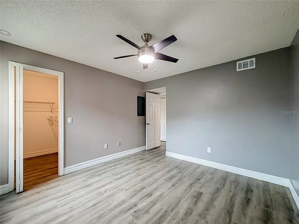 5144 Conroy Road Orlando FL 32811
