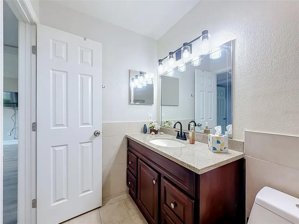 5144 Conroy Road Orlando FL 32811