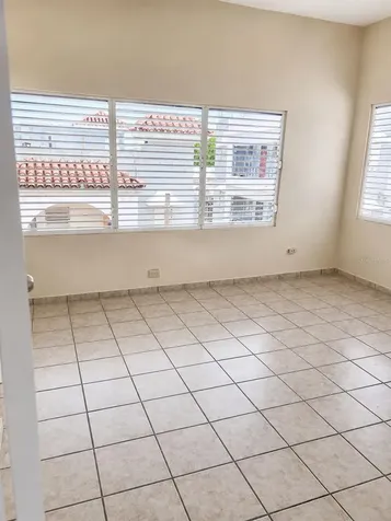 54 Calle Dr. Veve Bayamon PR 00961