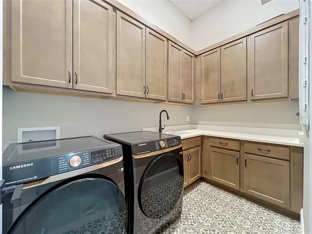 17300 Pesce Loop Montverde FL 34756