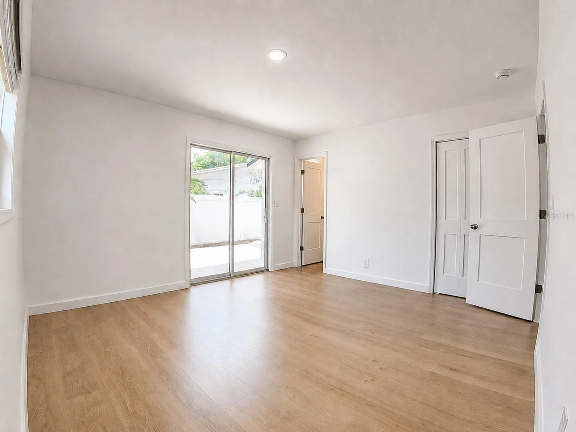 1834 New Hampshire Avenue NE St Petersburg FL 33703