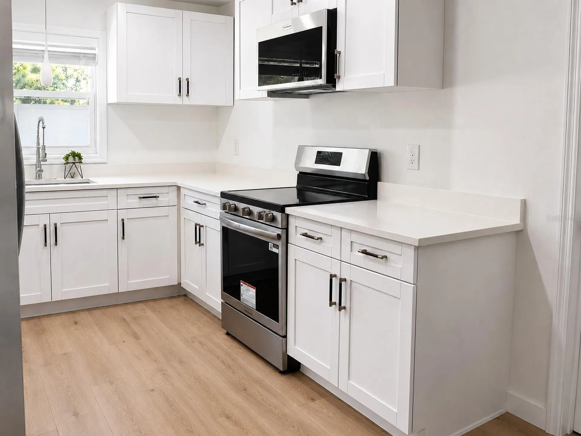 1834 New Hampshire Avenue NE St Petersburg FL 33703
