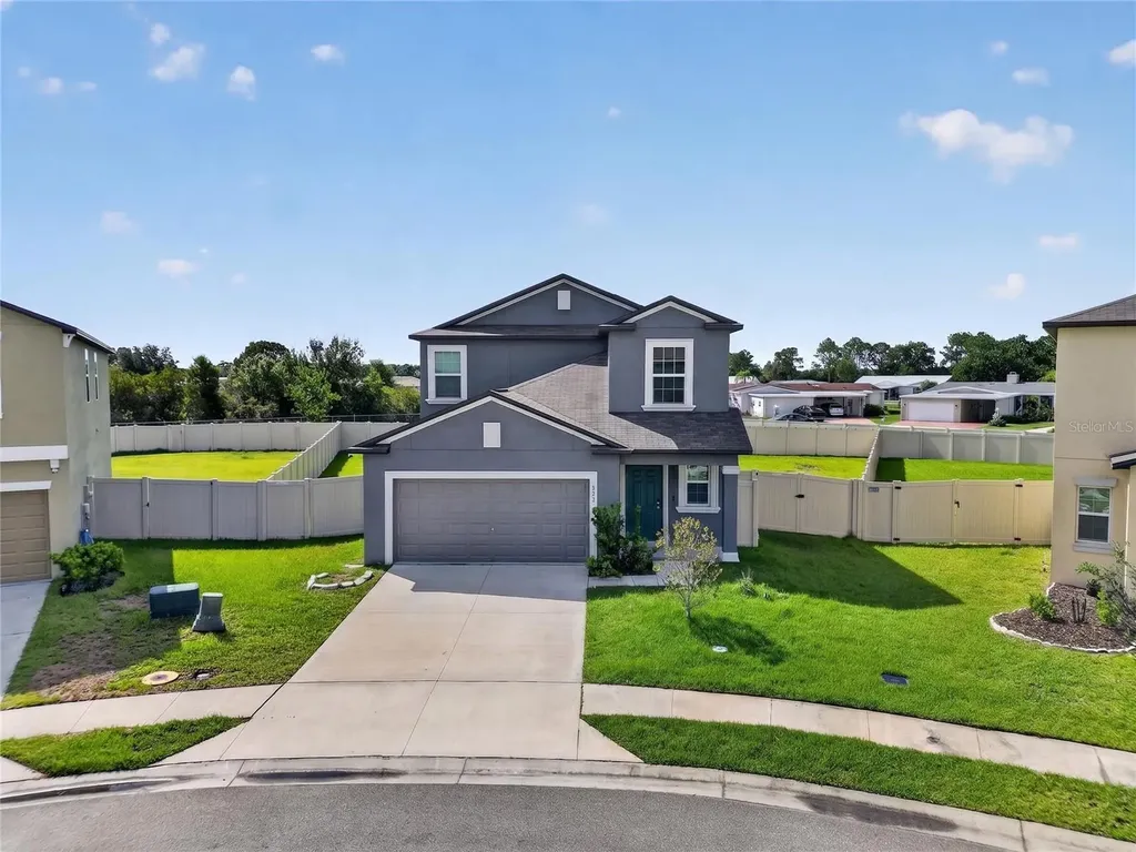 1779 Yellow Trail Lakeland FL 33801