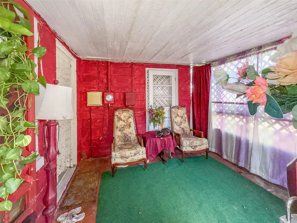 4737 Longwood Avenue Holiday FL 34690