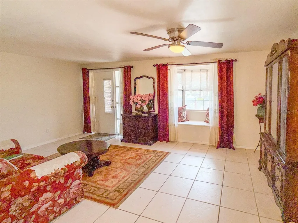 4737 Longwood Avenue Holiday FL 34690