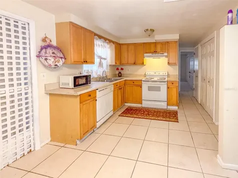 4737 Longwood Avenue Holiday FL 34690