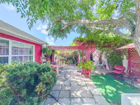 4737 Longwood Avenue Holiday FL 34690