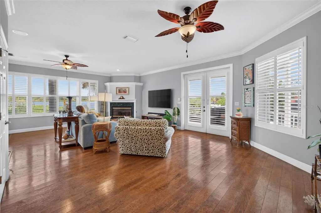 339 Manatee Lane Tarpon Springs FL 34689