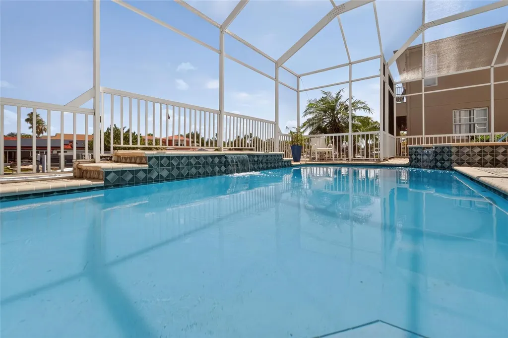 339 Manatee Lane Tarpon Springs FL 34689