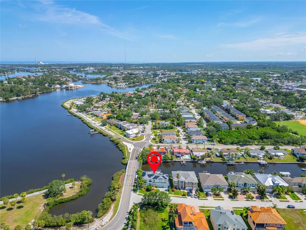 339 Manatee Lane Tarpon Springs FL 34689