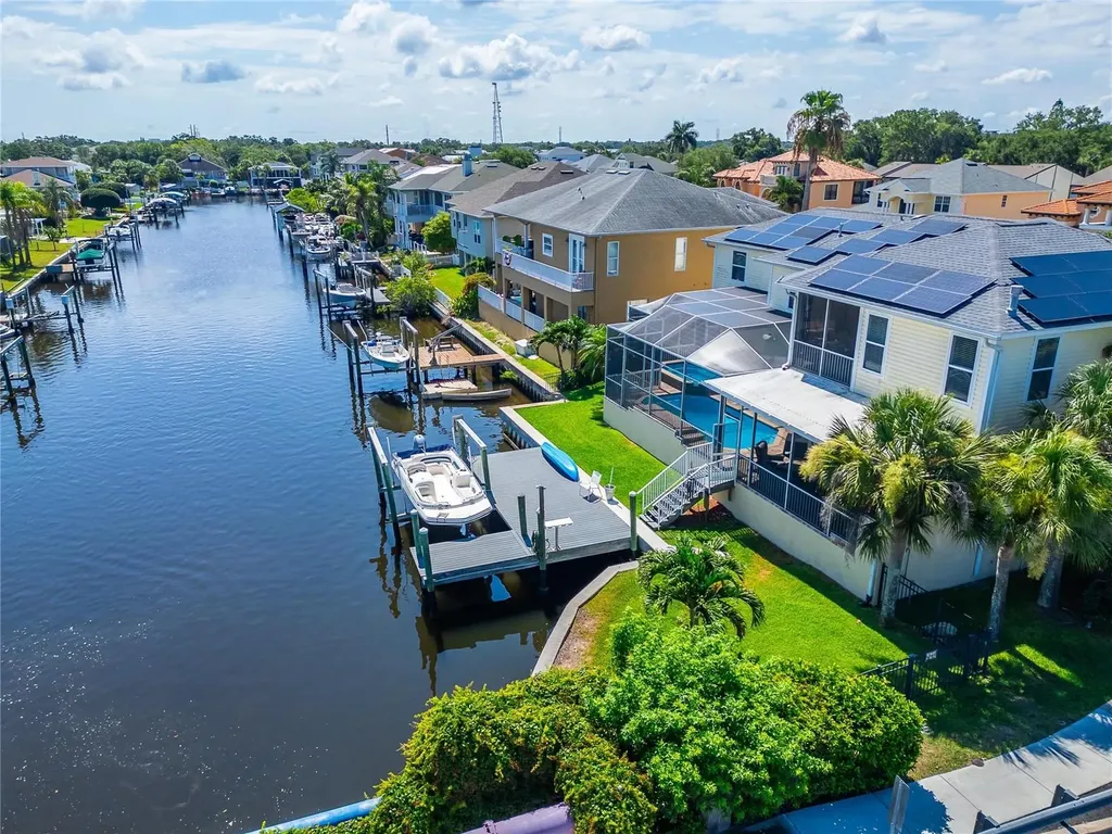 339 Manatee Lane Tarpon Springs FL 34689