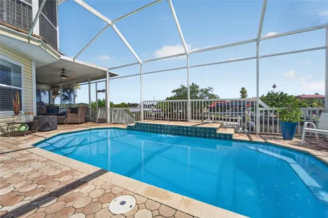 339 Manatee Lane Tarpon Springs FL 34689